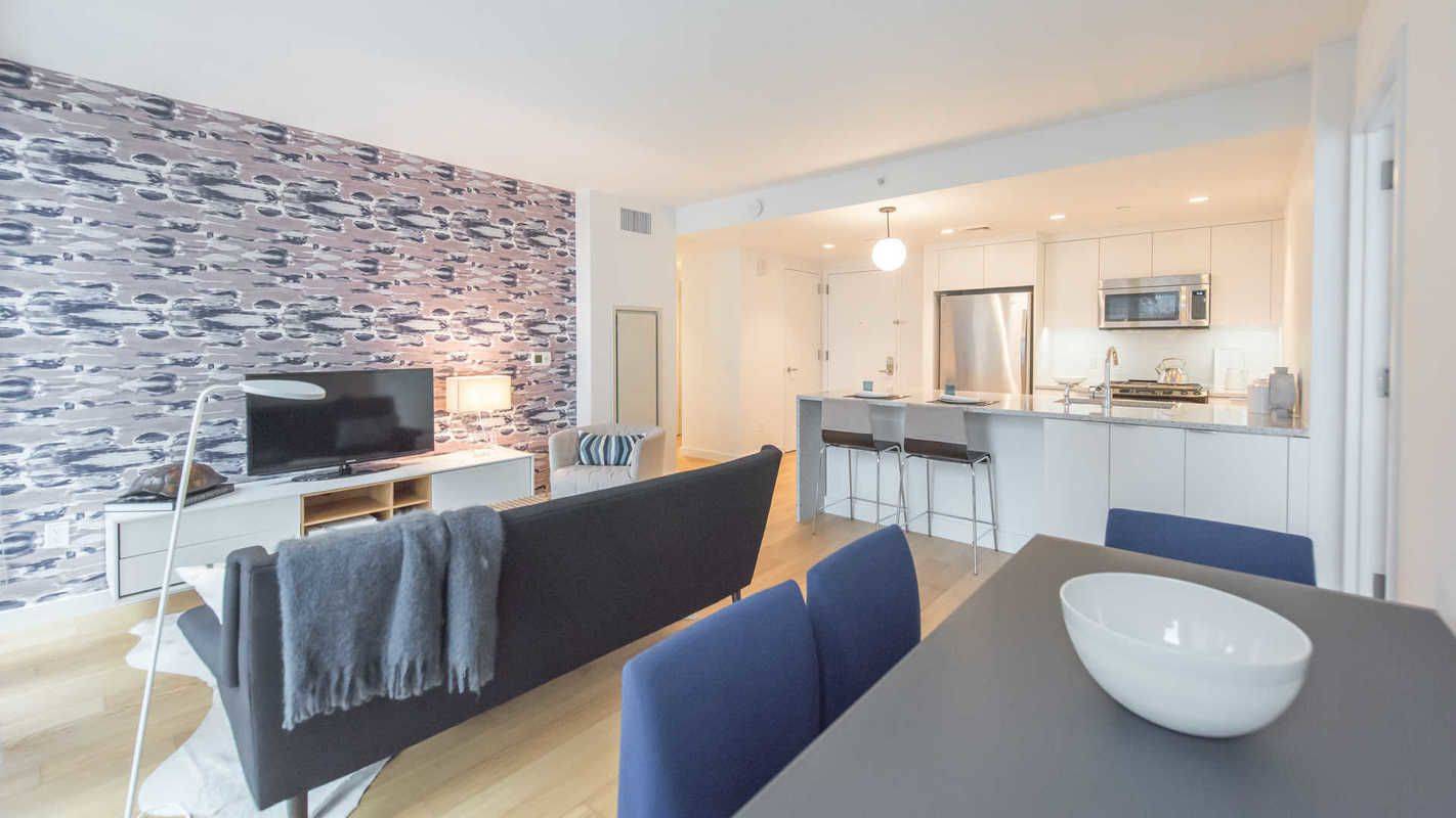 ***BEAUTIFUL 2 BED IN THE HEART OF LINCOLN SQ***