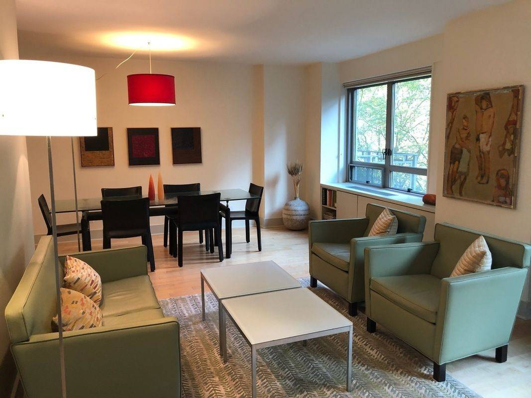 Large Studio in Lincoln Square Full Service Building