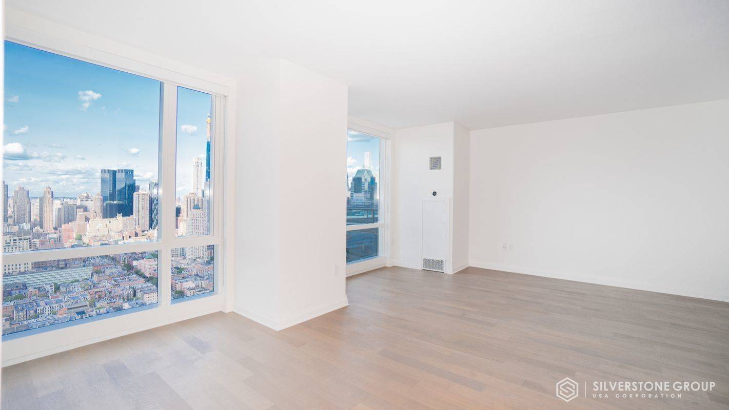 No Fee & 1 Month Free! 1 Br/ 1.5 Bath in Midtown Luxury Doorman Building