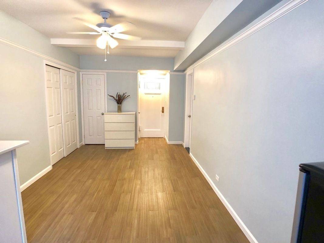 Murray Hill Bright Studio in Doorman Building with new upgrades