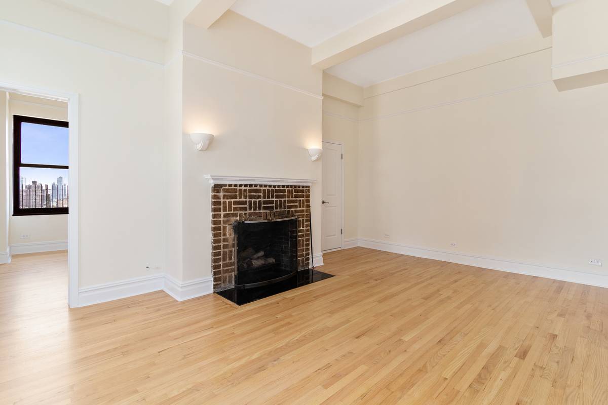 1BR/1BA Penthouse in Amenity Filled East Village Building, Private Roof Terrace