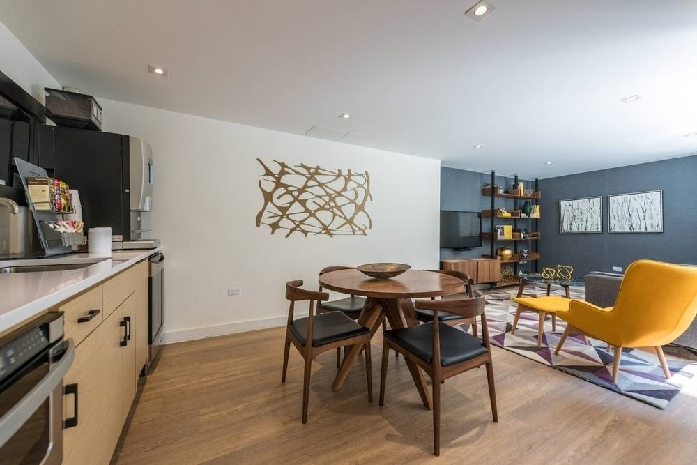 No Fee 2bed/2bath Apartment in Luxury Financial District Building | Washer/Dryer In-Unit!