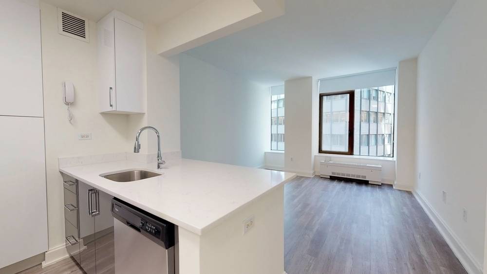 No Fee & 3 Months Free! Studio in FiDi Luxury Doorman Building