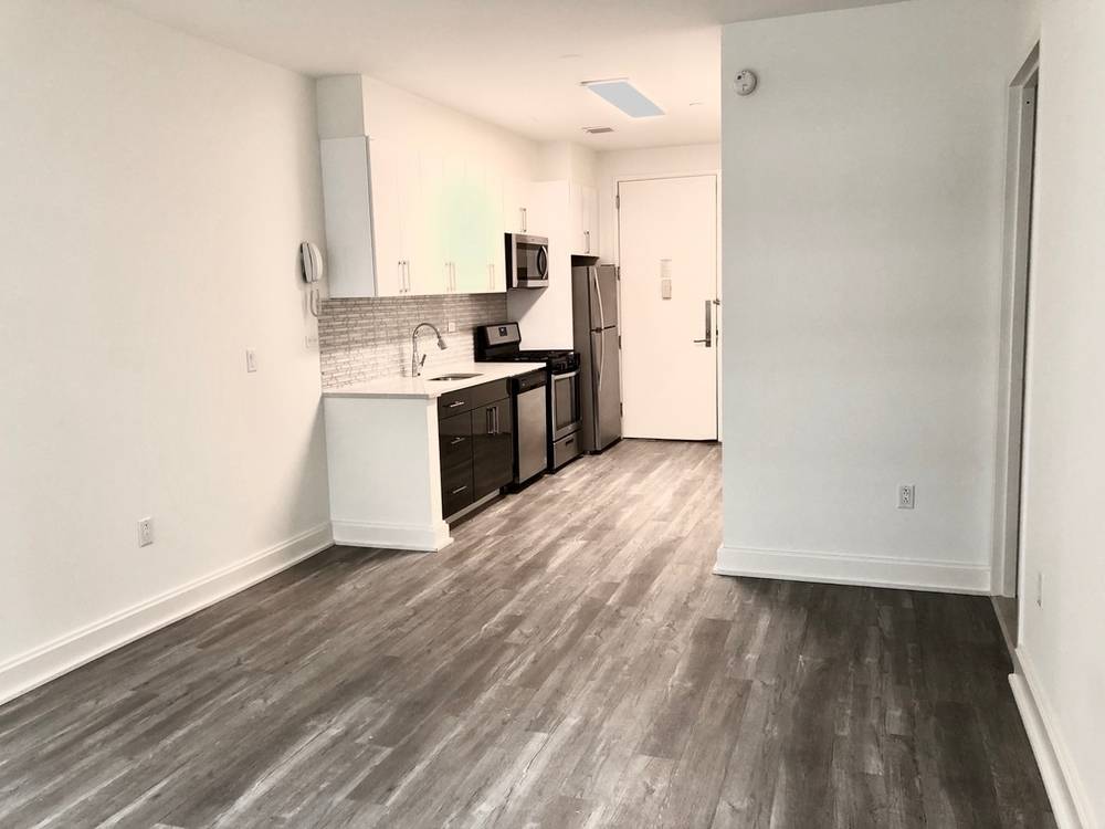 No Fee | Studio Apartment in Luxury FiDi Building