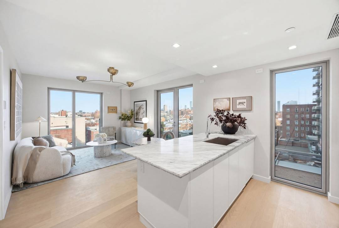 NEW DEVELOPMENT CONDO PRIME SUNNYSIDE EAST