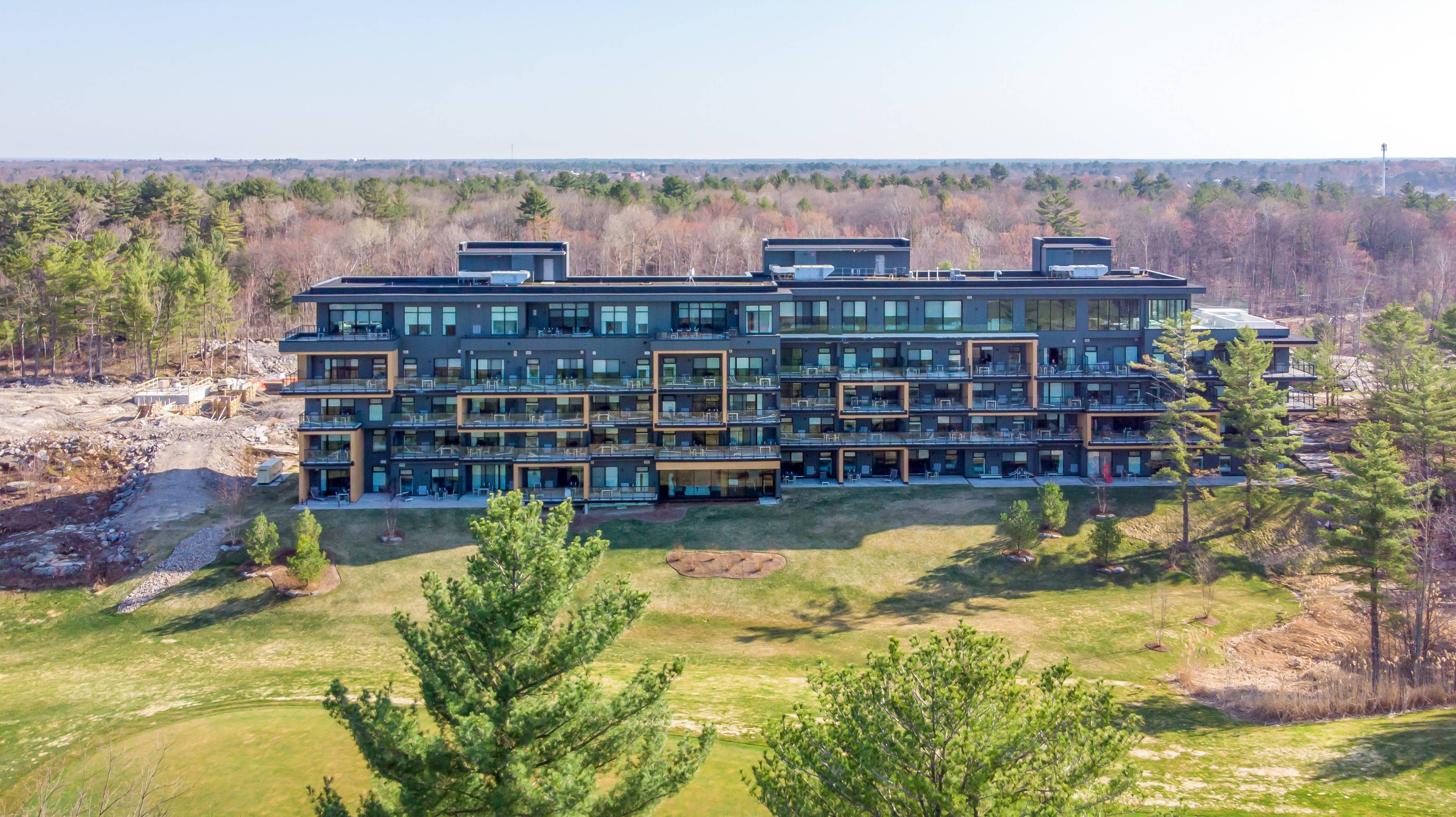 Fully Furnished Condo In Muskoka Bay