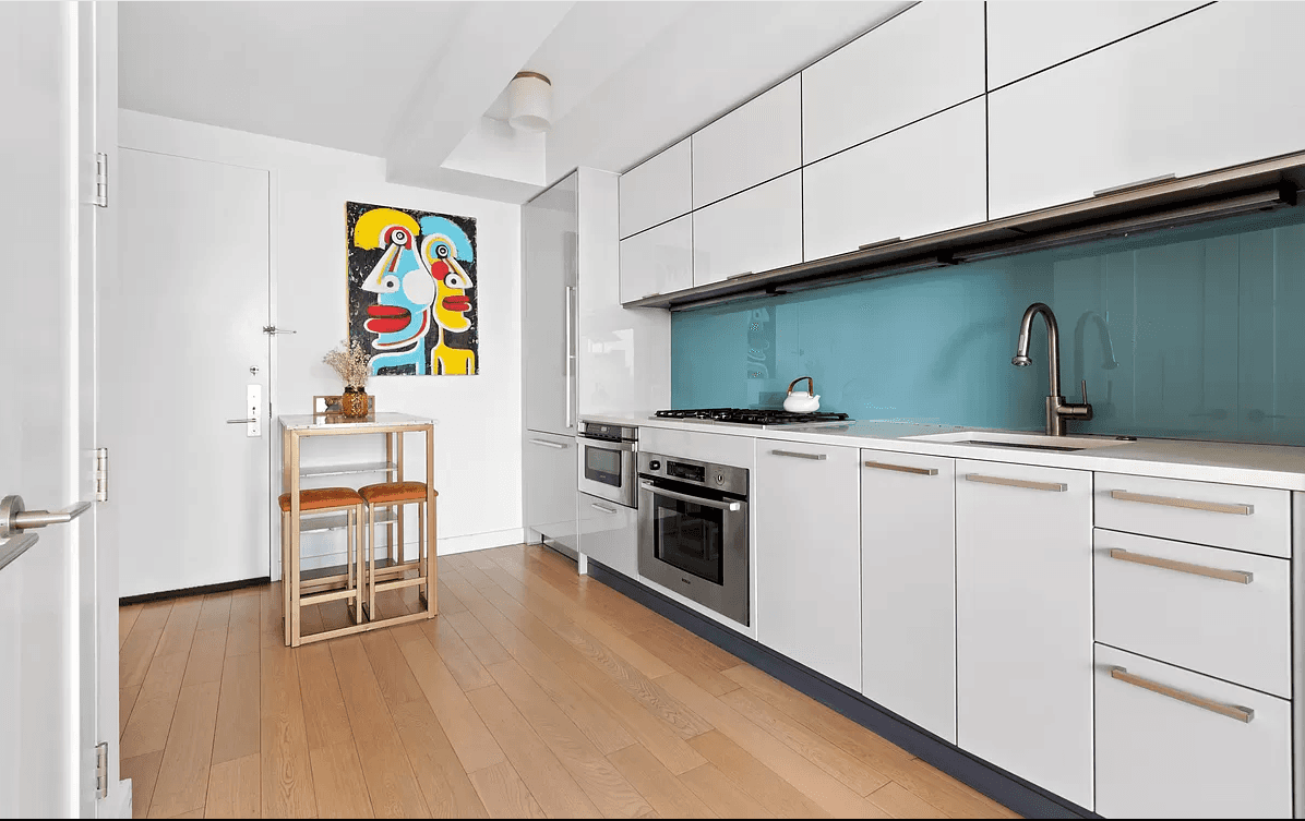 WILLIAMSBURG WATERFRONT:  STUDIO FOR RENT
