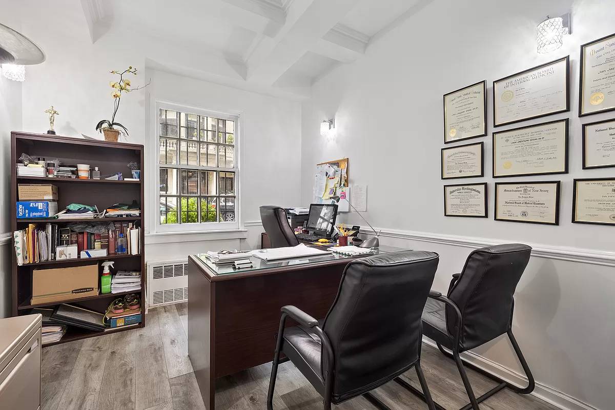 MEDICAL/PROFESSIONAL SPACE FOR RENT!!!!!