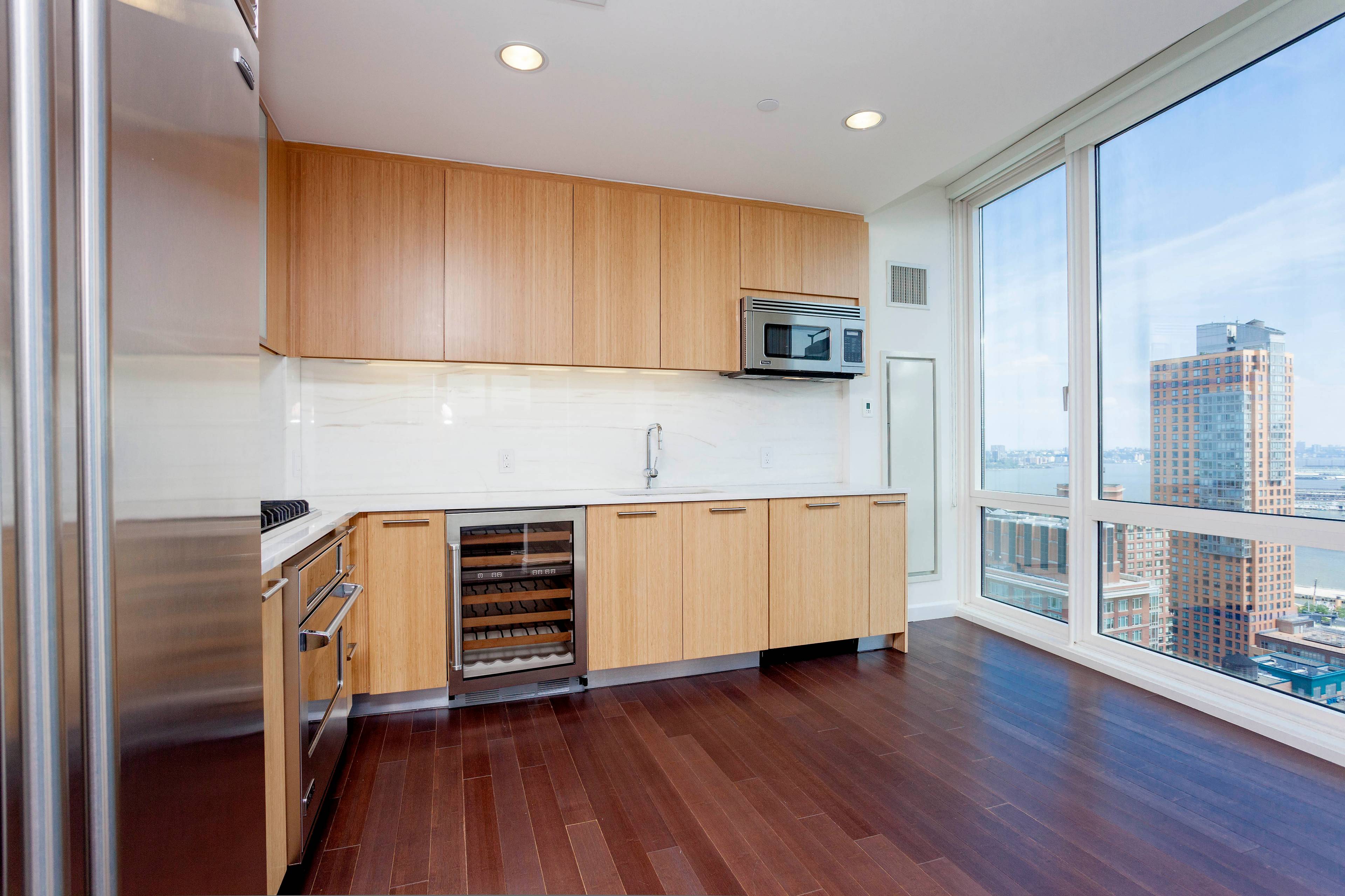 LIBERTY LUXE | 200 NORTH END AVENUE