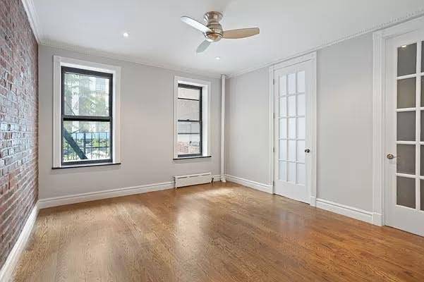 NO FEE, 3-BEDROOM/1-BATH IN GRAMERCY PARK