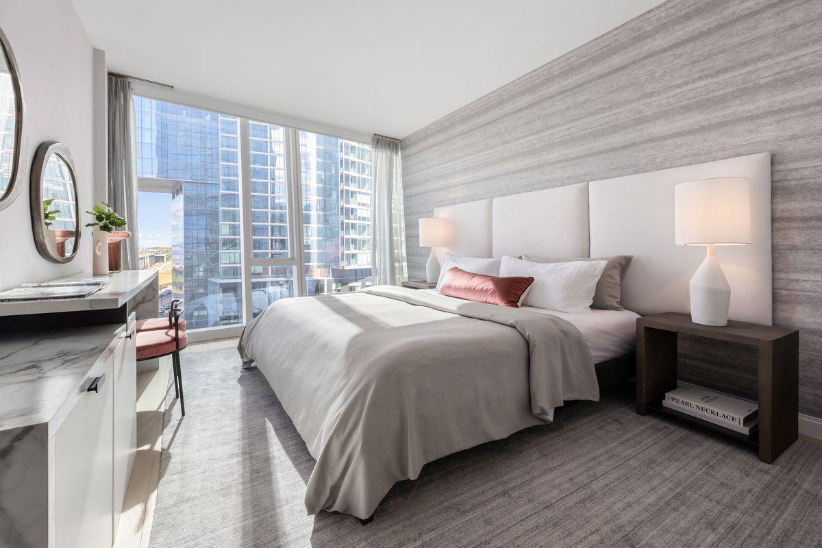 Stunning Move In Ready Studio Space with Luxury Finishes! Up to 4 Months Free on a 12 Month Lease. No Fee!