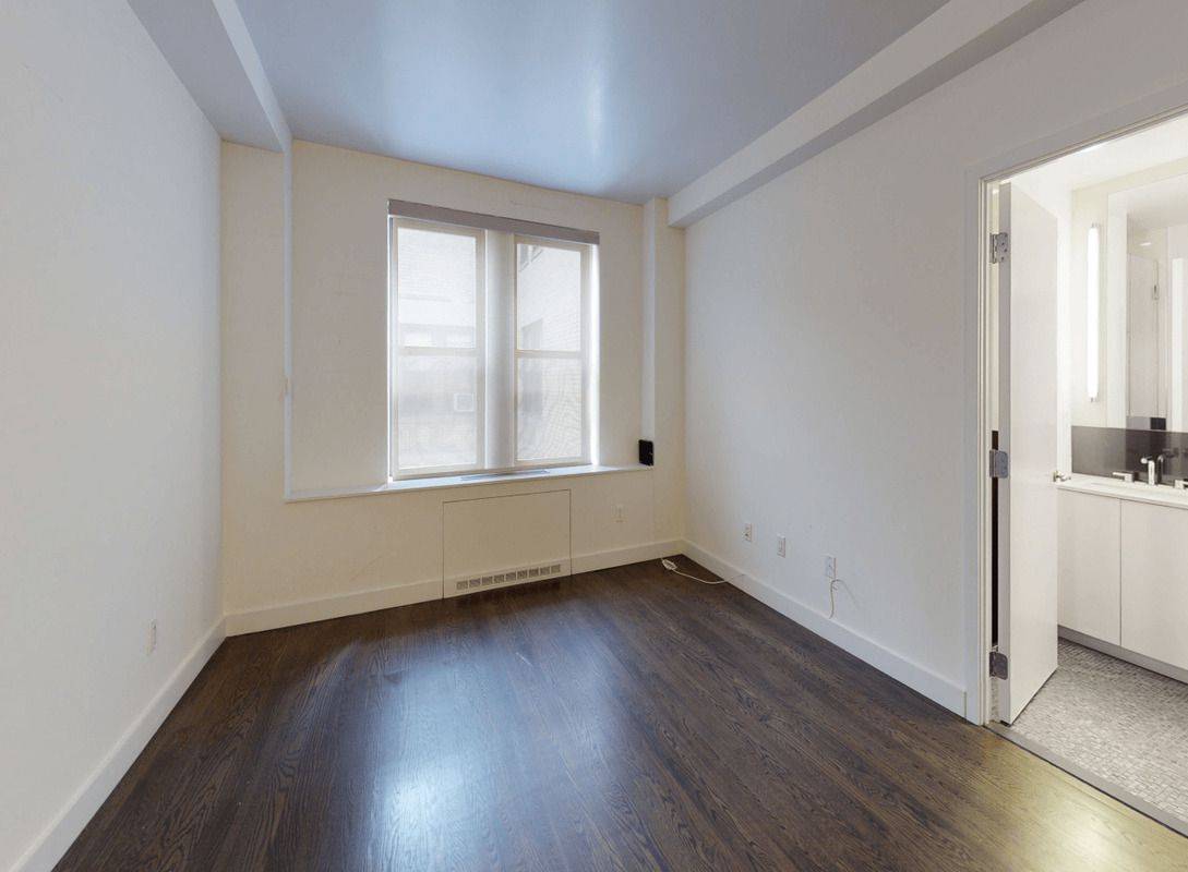 No Fee, Studio in Full Service Luxury Upper West Side Building