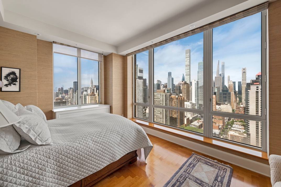 Beautiful CONDO,  High floor corner Home 4 bed 3.5 bath with unobstructed views