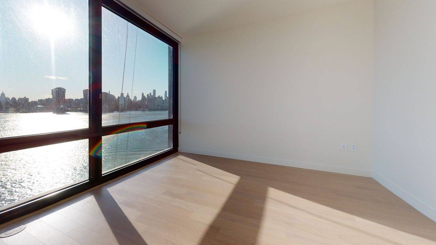 FREE RENT SPECIAL, 1 BR Waterfront views in Greenpoint