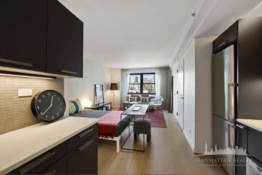 No Fee! Studio in Murray Hill Luxury Doorman Building