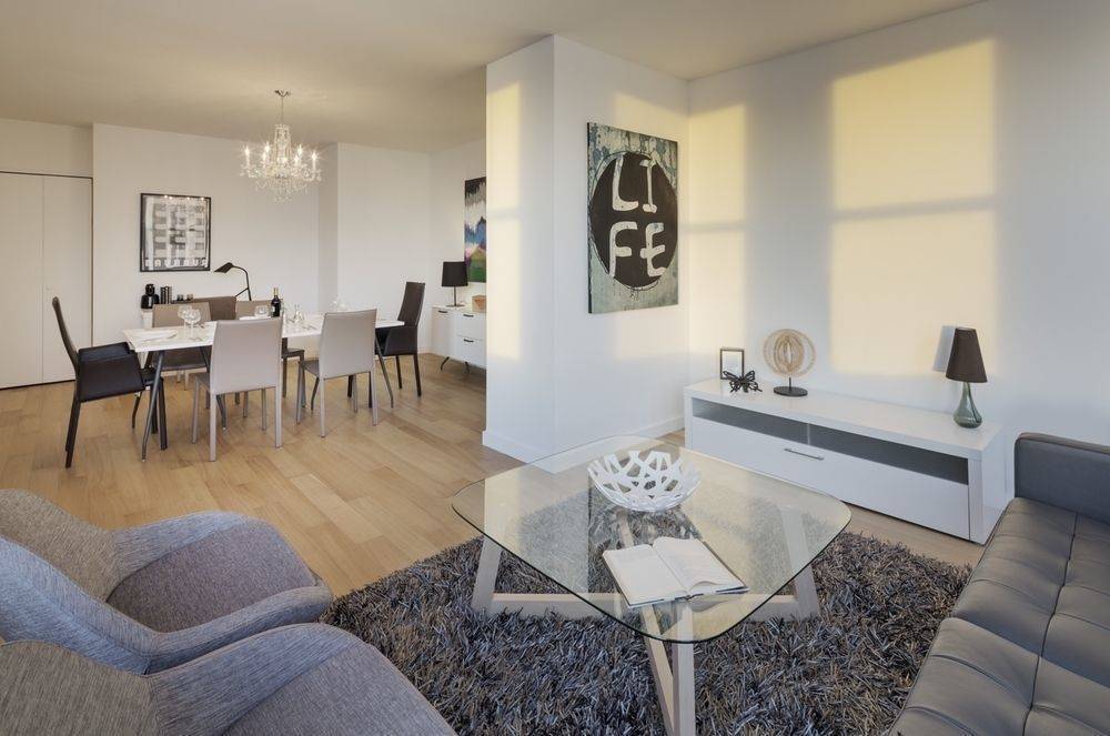 Beautiful Studio / 1 Bath Apartment in Luxury Financial District Building