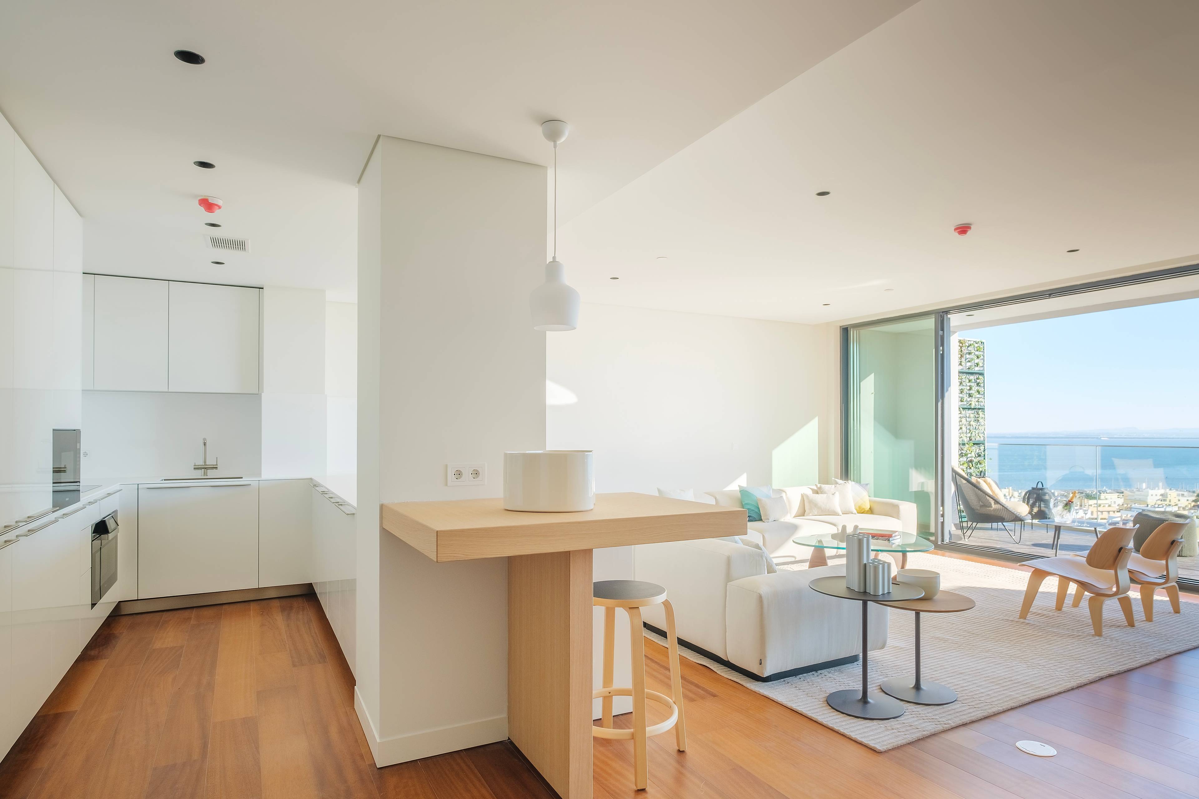 SKY VIEW SUPERB NEW 4 BEDROOMS APARTMENT in Lisbon’s Most Modern District