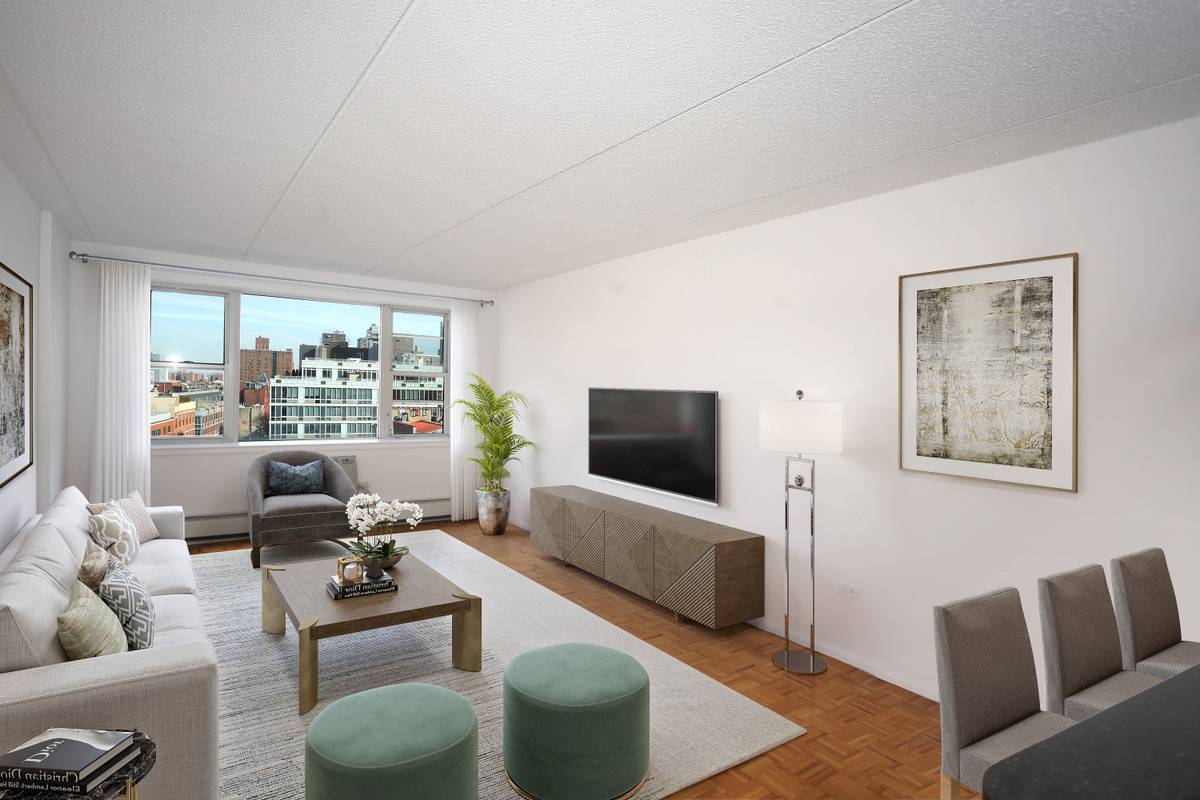 1BR Post War Elevator Building, Large Renovated Kitchen, Breakfast Bar