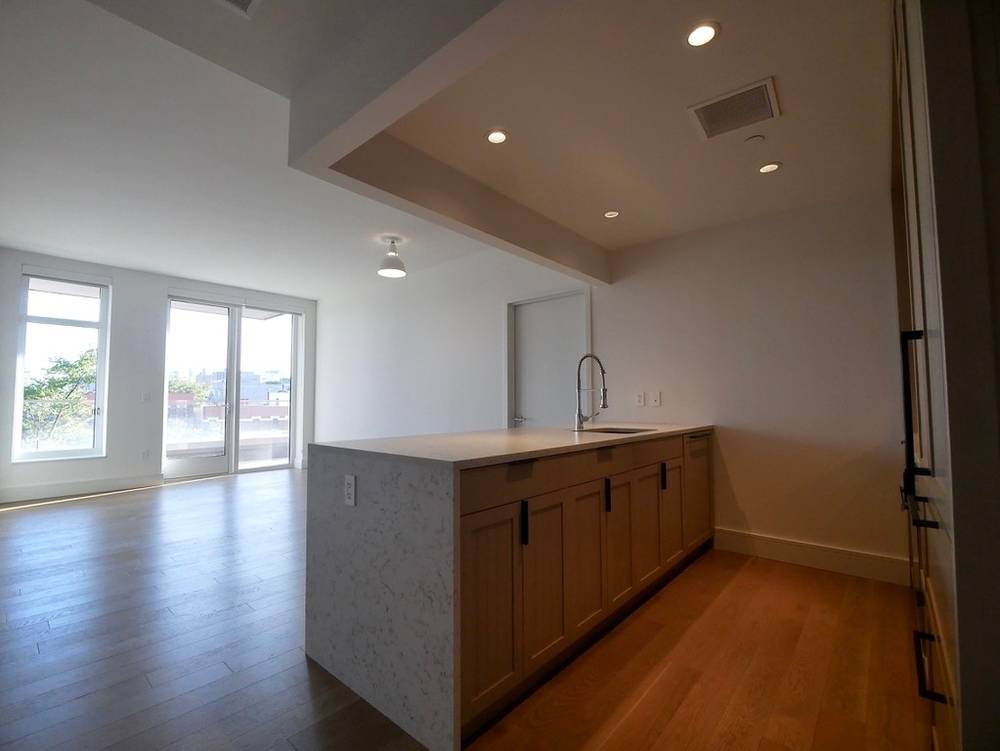 Luxury 2 Bed 2 Baths LES!!! FREE RENT!!