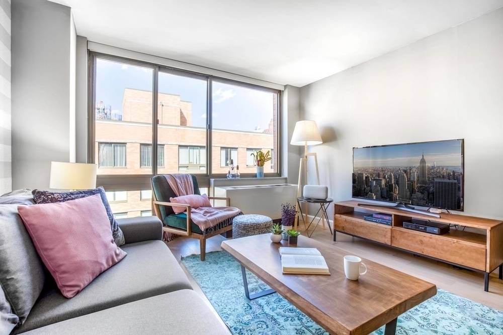 3 Months Free & No Fee! 1 Br/ 1 Bath in Chelsea Luxury Doorman Building