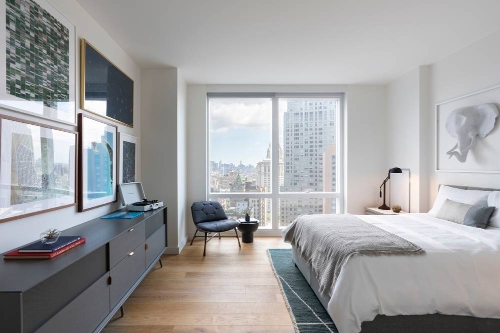 Studio/1 Bath in Luxury Amenity Filled Financial District Building/W/D in Unit!
