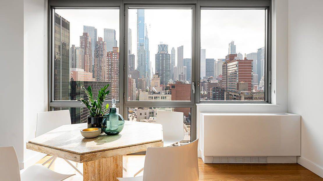 3 Months Free & No Fee! Studio in Midtown West Luxury Doorman Building