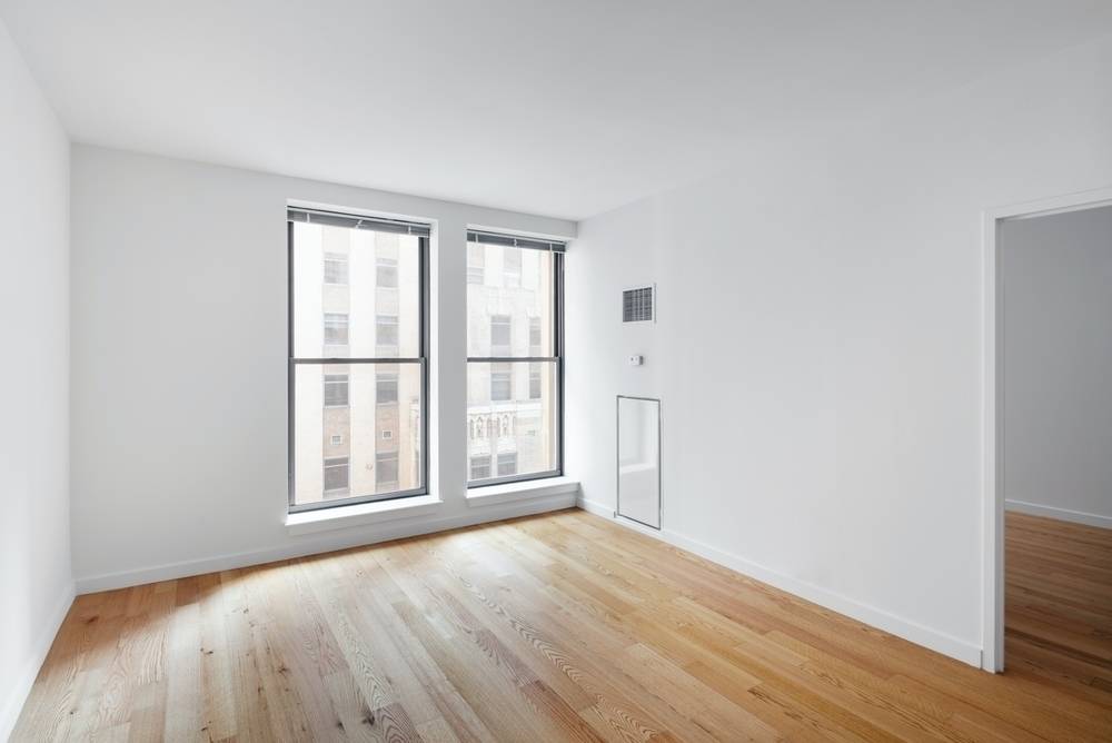 No Fee & 3 Months Free! 1 Br / 1.5 Bath in FiDi Luxury Doorman Building