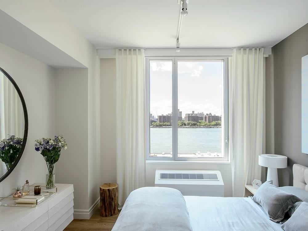 Studio in Williamsburg Premier Development Offering 3 Months Free & No FEE