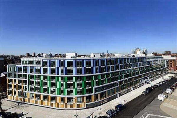 Luxury Modern Williamsburg   2BR/2BA