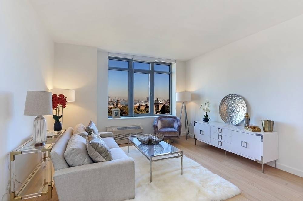 Enjoy this No Fee , 1 bed/1 bath in luxury Fort Greene , washer/dryer in unit