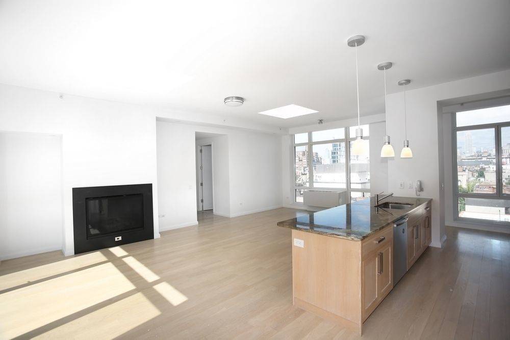 Full-Service 2 Bed, 2 Bath Penthouse w/ Balcony in Prime SoHo Boutique Building...NO FEE
