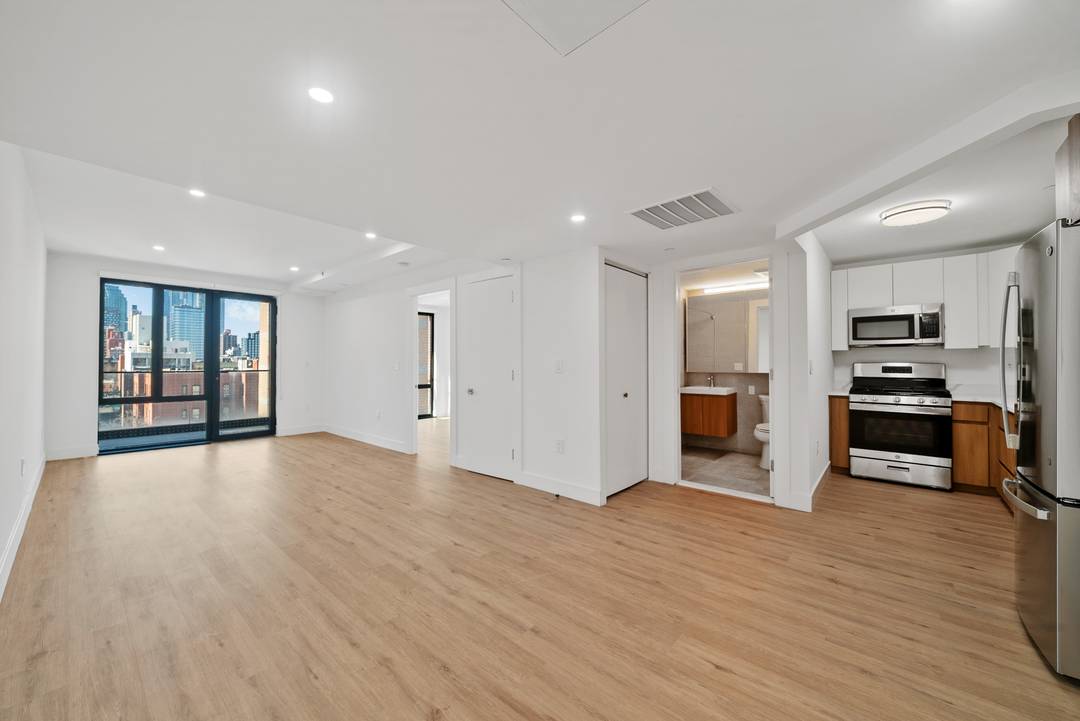 South Facing 1 Bed | 711 Sqft | W|D-In Unit | Pvt Outdoor Space | Sun Drenched | Luxury Building