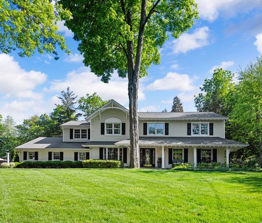 Pristine Luxury Colonial with Pool. Mins from Manhattan