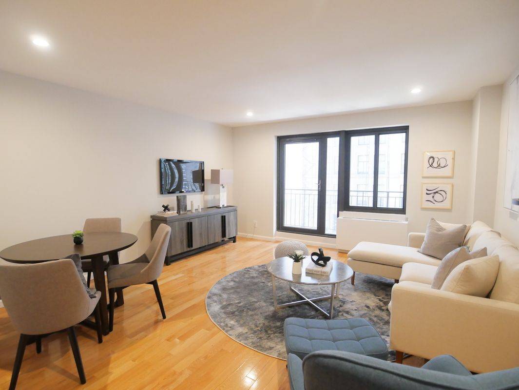 No Fee, 1BR in Luxury Flatiron High Rise Building