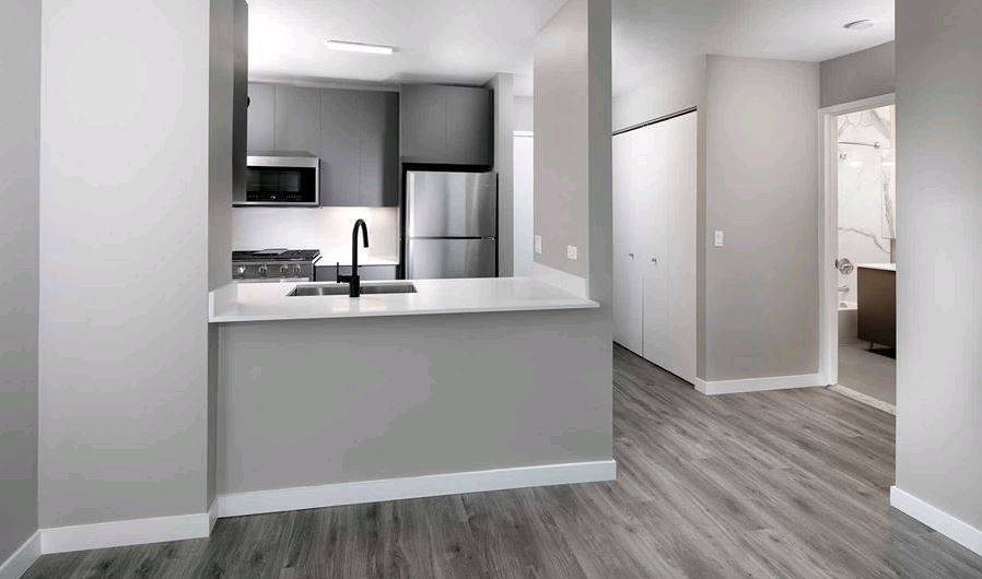 Mid Town West, NO FEE, 2.5 Months FREE, AMAZING AVALON 1 Bed/1 Bath
