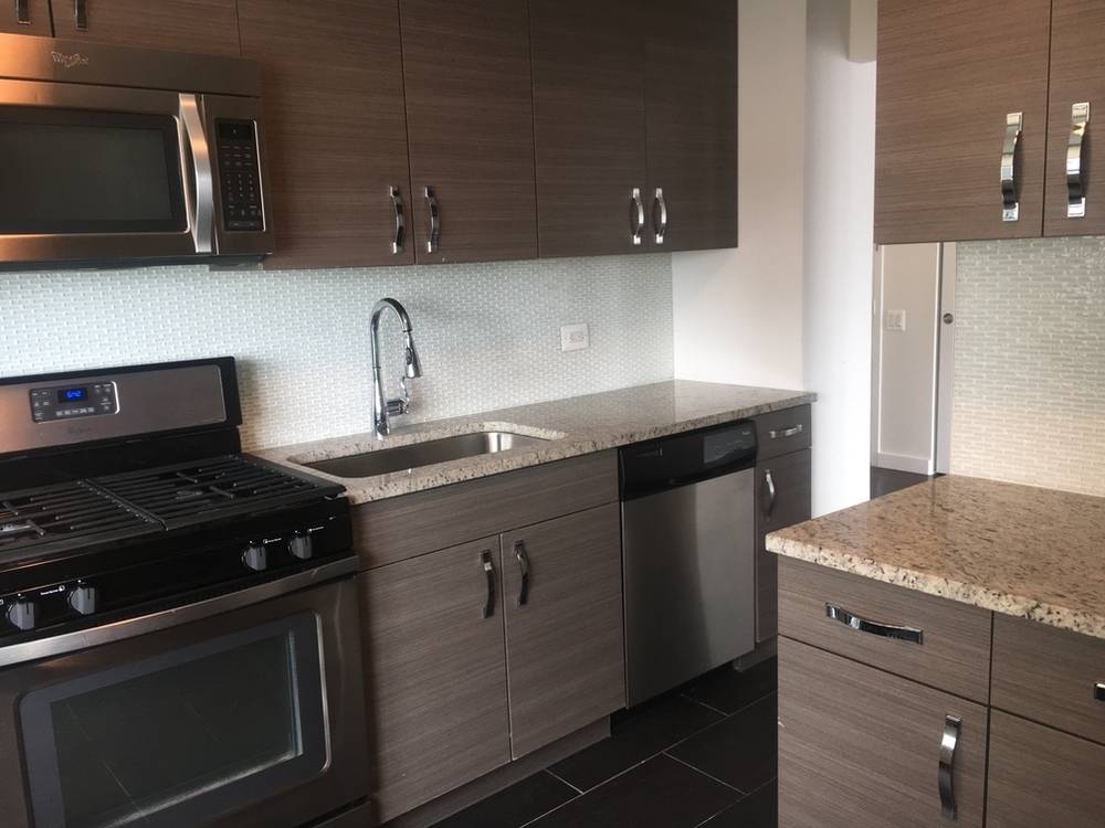 No Fee 2 Bed/2 Bath Apartment in Amenity Filled Luxury Murray Hill Building, Flex 3!