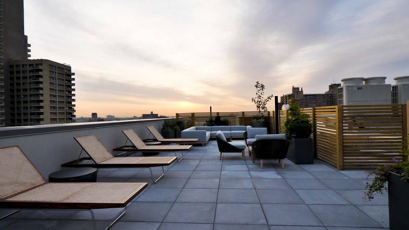 Prospect Park and the Brooklyn Botanic Garden, Montgomery is a brand new condominium with amenities never before seen in Crown Heights.