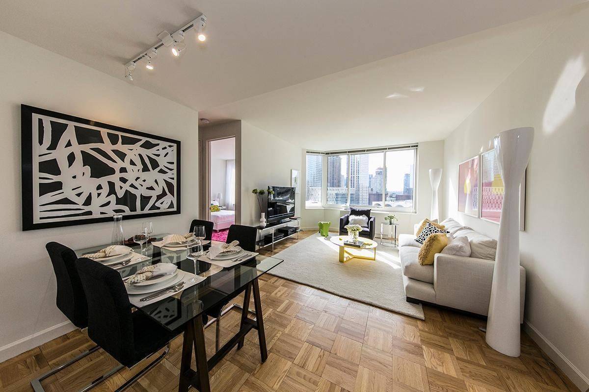 No Fee 2 Beds/2 Baths Amenity Filled Building in Lincoln Square/W/D in Unit!