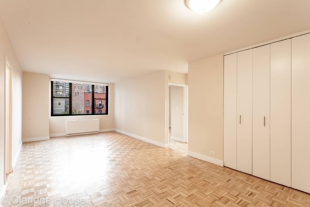 No Fee, 3 months Free, 3 room 1Bed Flex/1Bath, Luxury Upper East Side