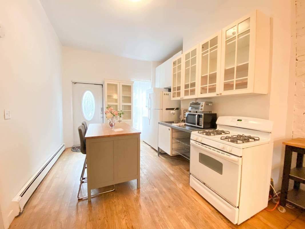 1.5 Bedrooms $2700 **NO FEE** 2 year lease
