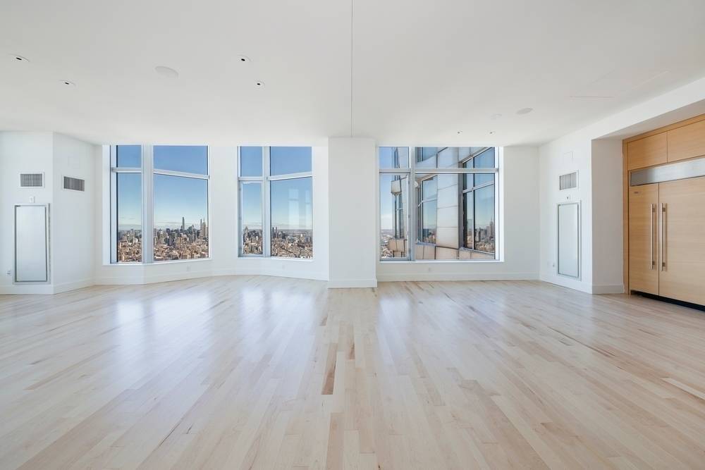 STUNNING PENTHOUSE 3 BED 2 BATH-CITY VIEWS