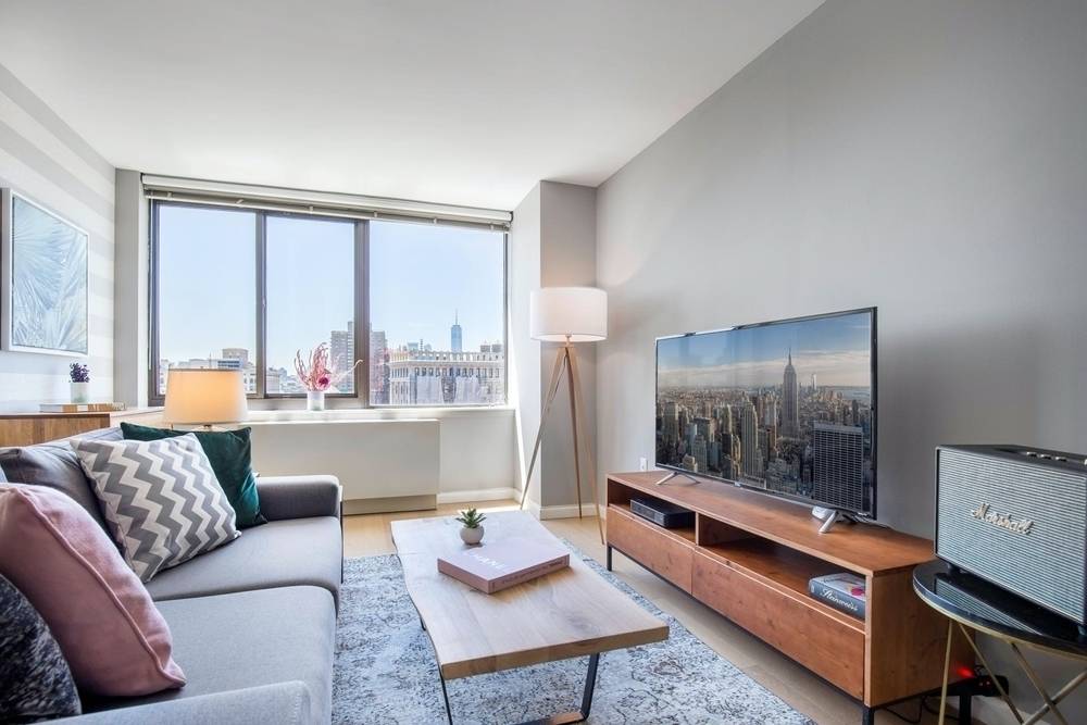 BEAUTIFUL SPACIOUS 2 BEDROOM/2 BATHROOM APARTMENT IN LUXURY FLATIRON BUILDING