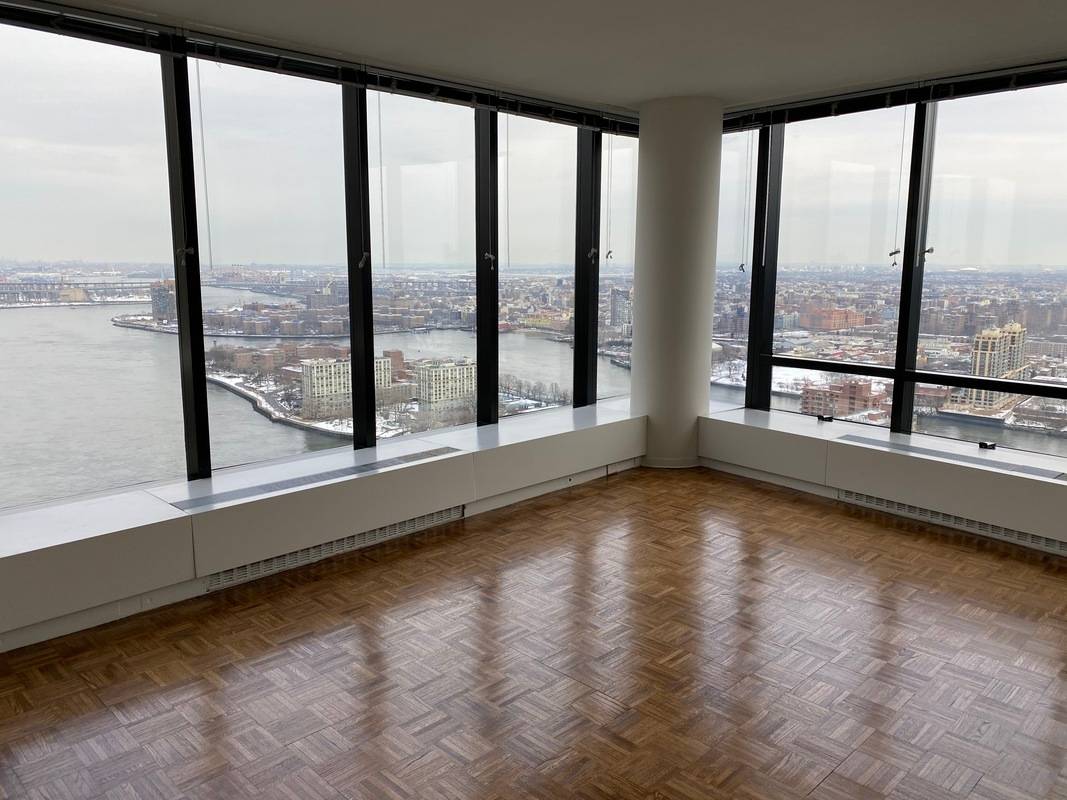 Panoramic Views, 2 Bedroom in UES, NO FEE