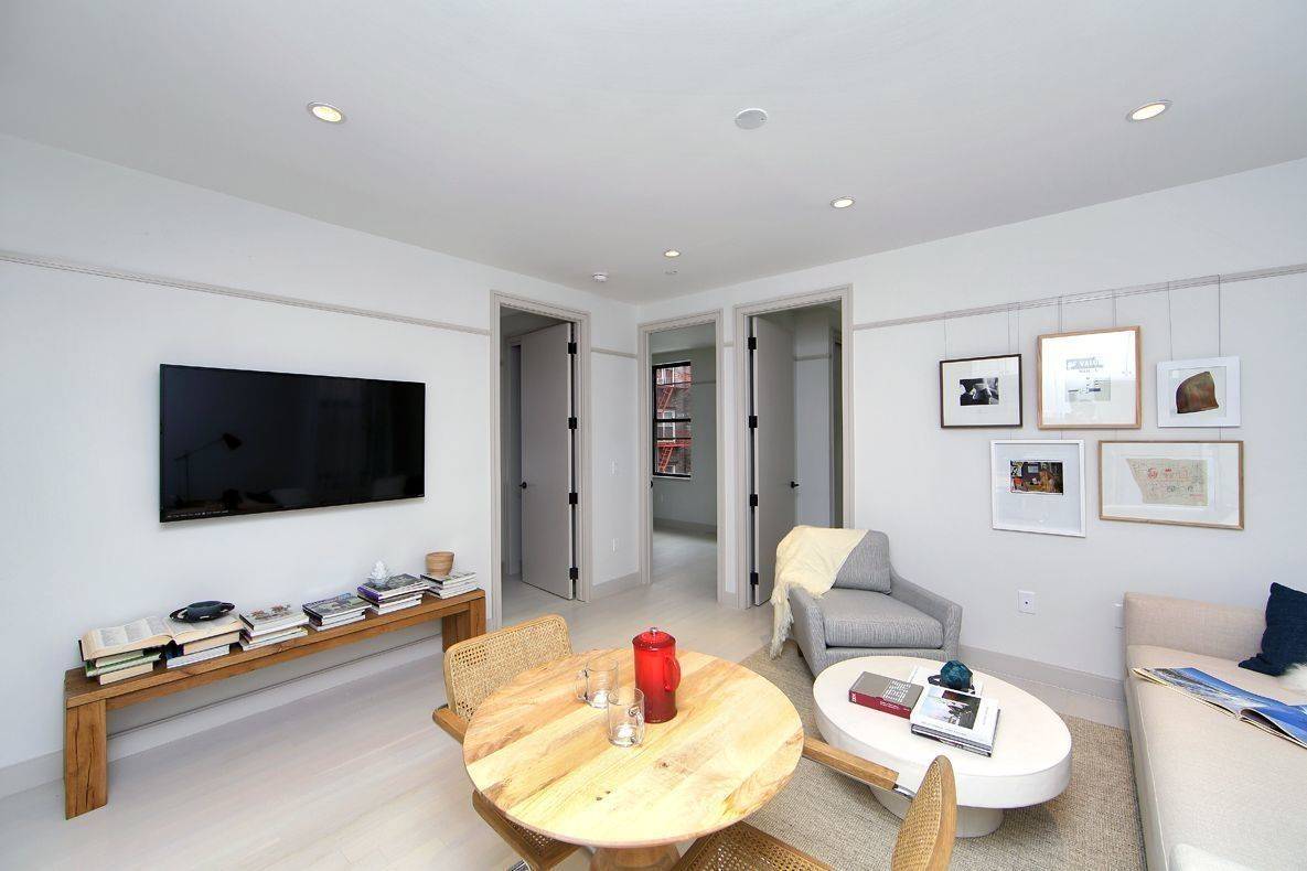 **No Fee** , 3 bed/ 2 bath in East Village, w/d in unit