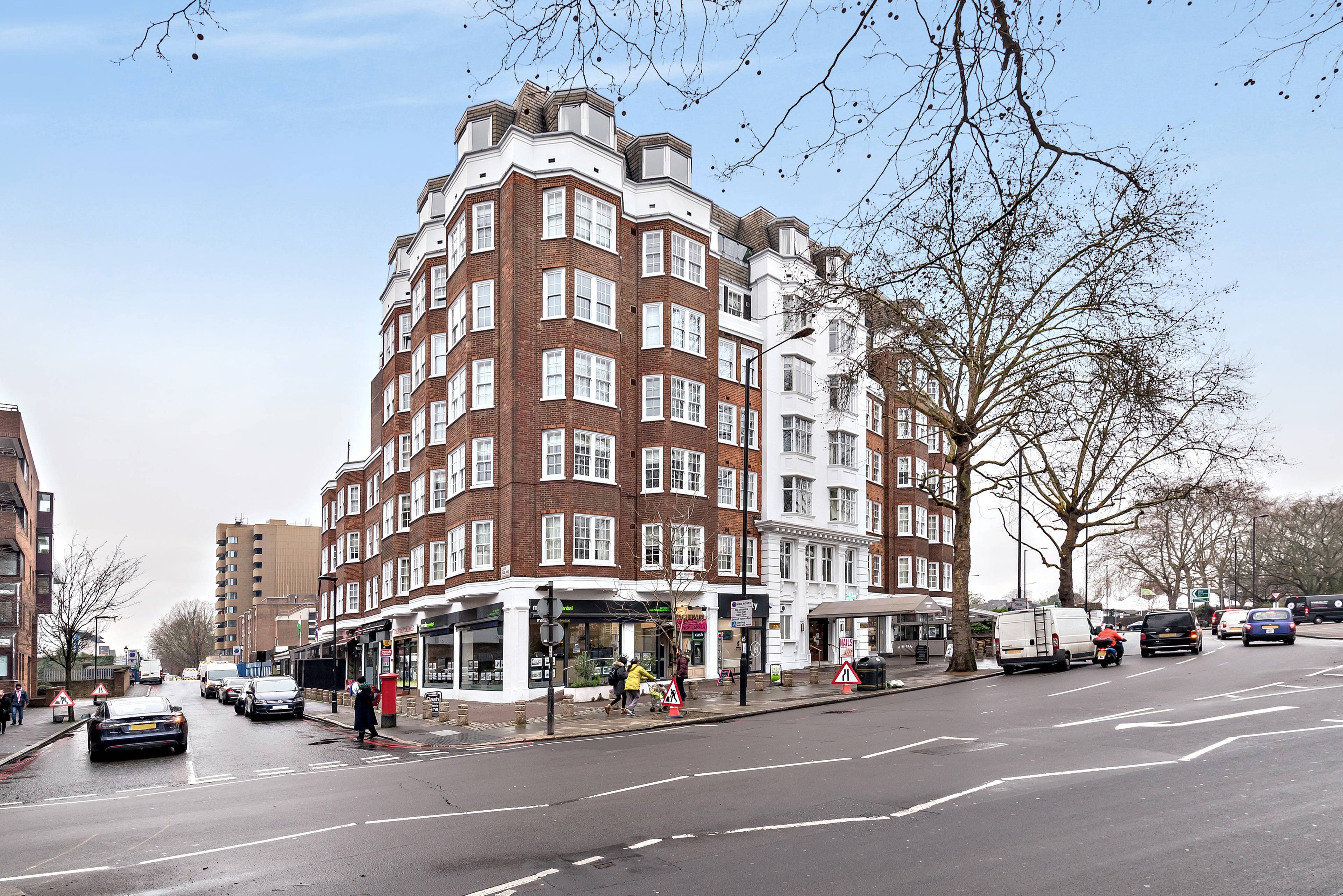 5 Bedroom Apartment To Rent in Regents Park, London