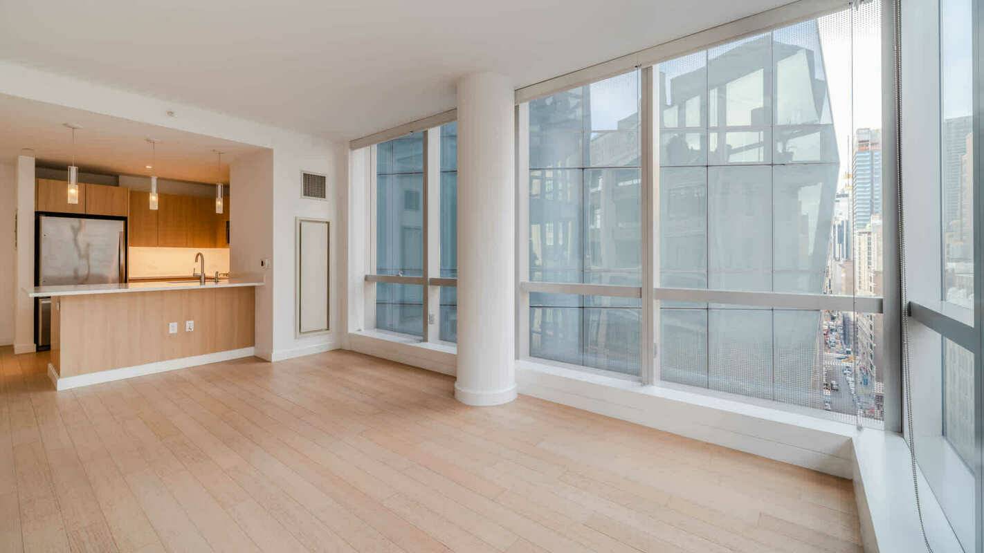 No Broker Fee! Sunny Studio Apartment on Park Ave!