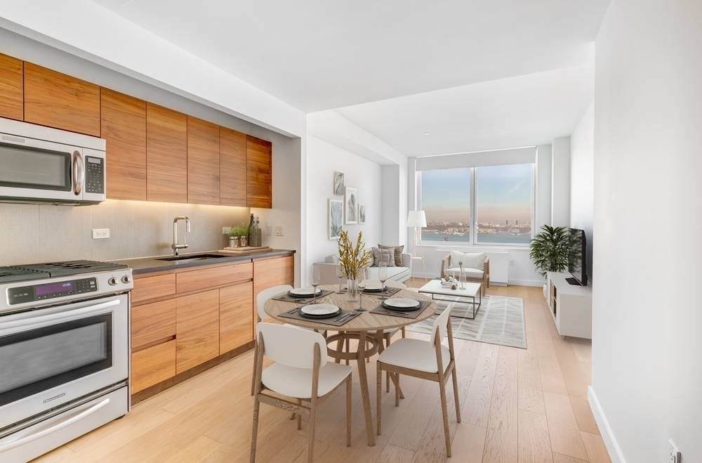 Beautiful Waterfront 1BD/1BA in Midtown West, Floor-to-Ceiling Windows, Oak Flooring, Modern Kitchen, W/D, No Fee