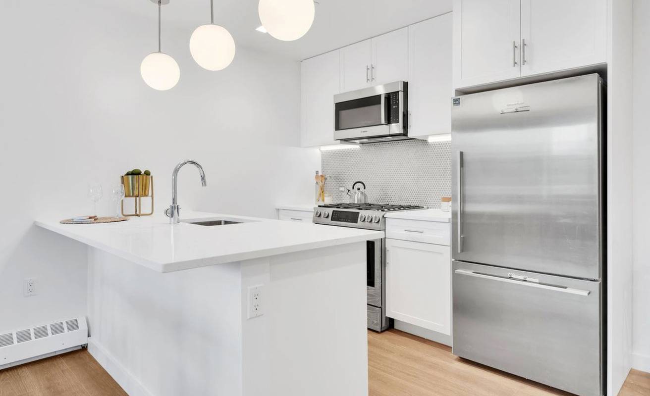 2 Bed in Heart of Brooklyn, No Fee with great Amenities!