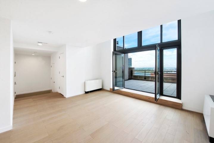 2BR/1Ba with Private Terrace overlooking Hudson River!!