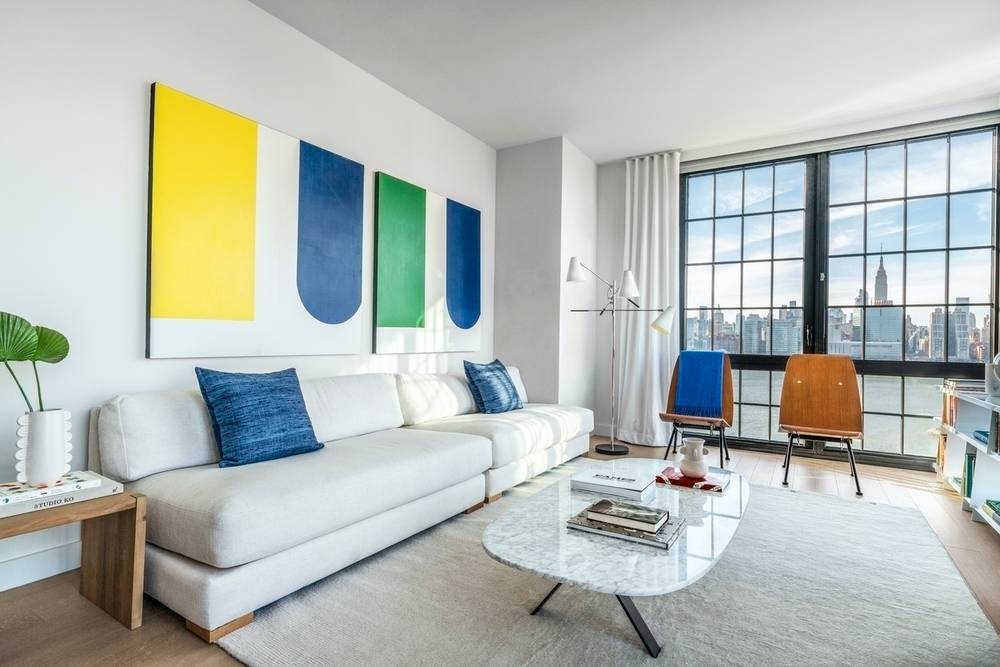 Large Bright High Floor Corner 2 bed/ 2 bath in Luxury Greenpoint Building, Double Exposure W/ Open Floor Plan & Breathtaking Water & Manhattan Views